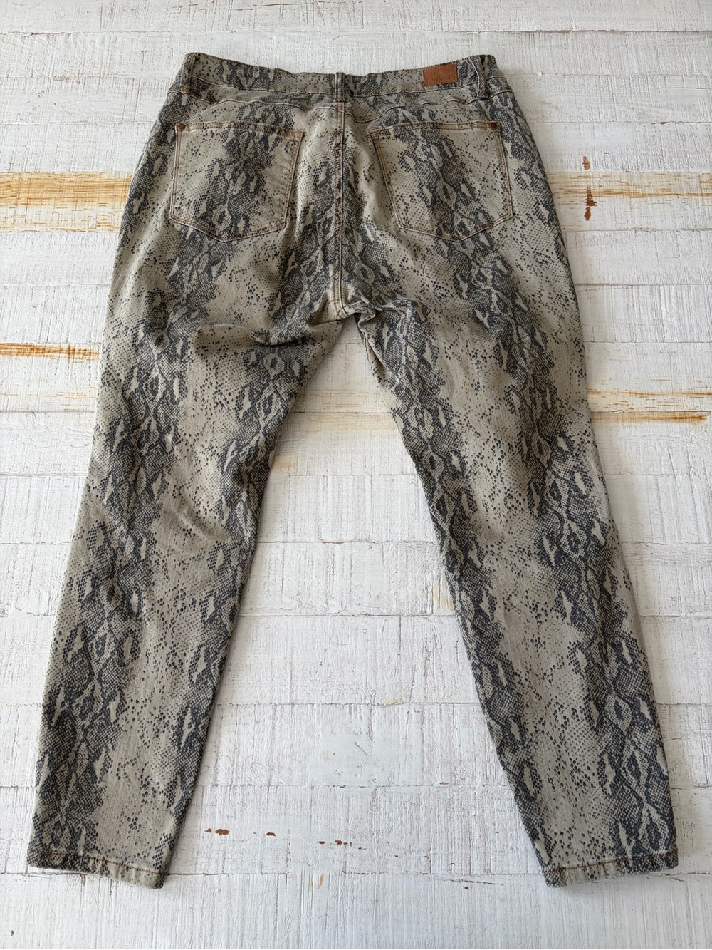 Judy Blue size 16W Skinny Fit Snakeskin Print Jeans Stretch High Waisted Python - Picture 13 of 14